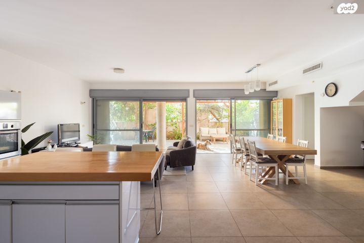 דירת גן, מתחם גרינברג, הוד השרון