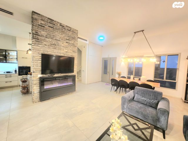 בית פרטי/ קוטג', נאות הפרחים, גן יבנה