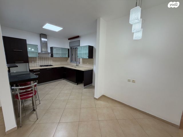 דירה, 2004, רעננה