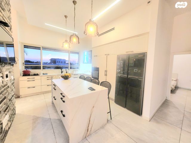 בית פרטי/ קוטג', נאות הפרחים, גן יבנה