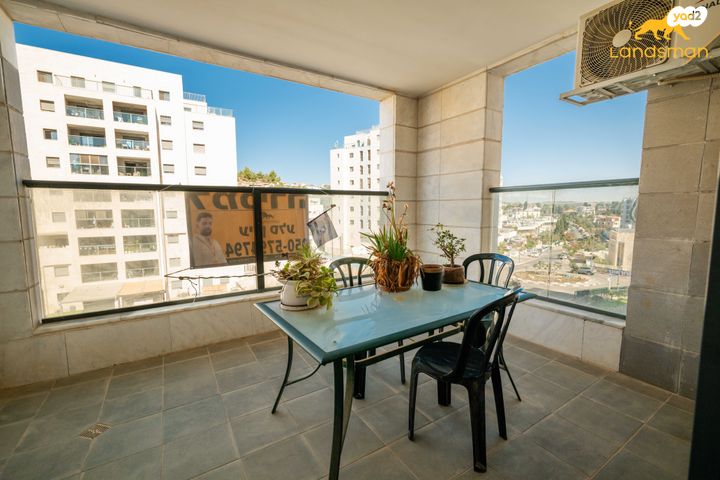 דירה, השקד, נופי החורש, מבשרת ציון