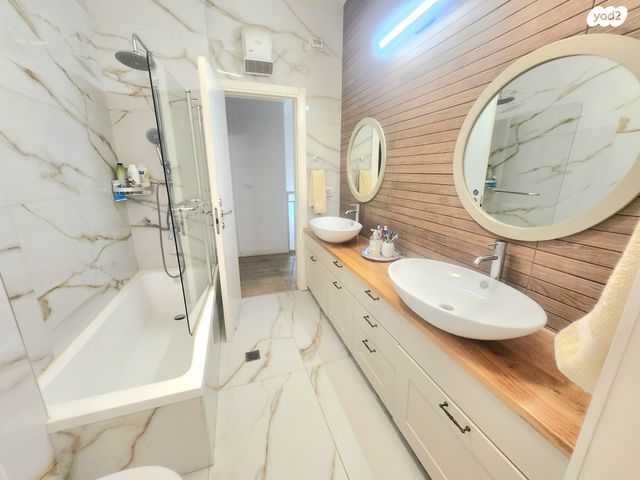 בית פרטי/ קוטג', נאות הפרחים, גן יבנה