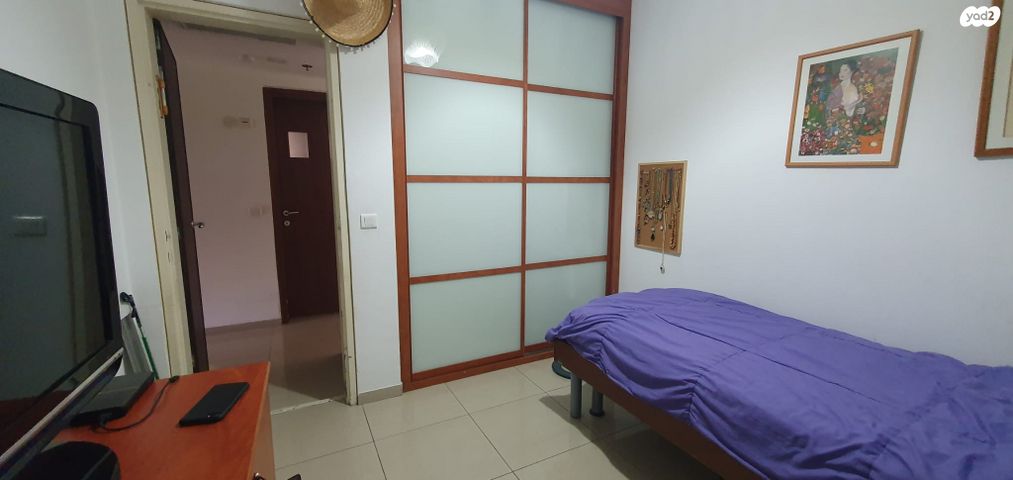 דירה, כרמל, אחוזת הנשיא, רחובות