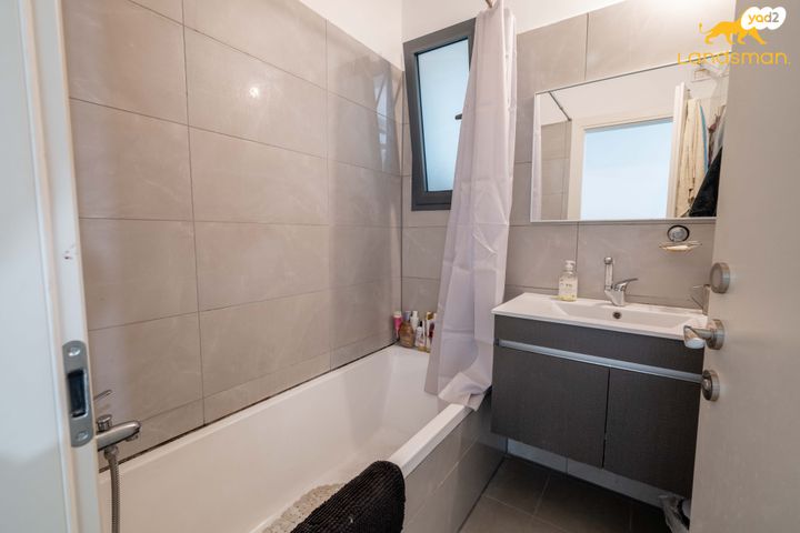 דירה, השקד, נופי החורש, מבשרת ציון