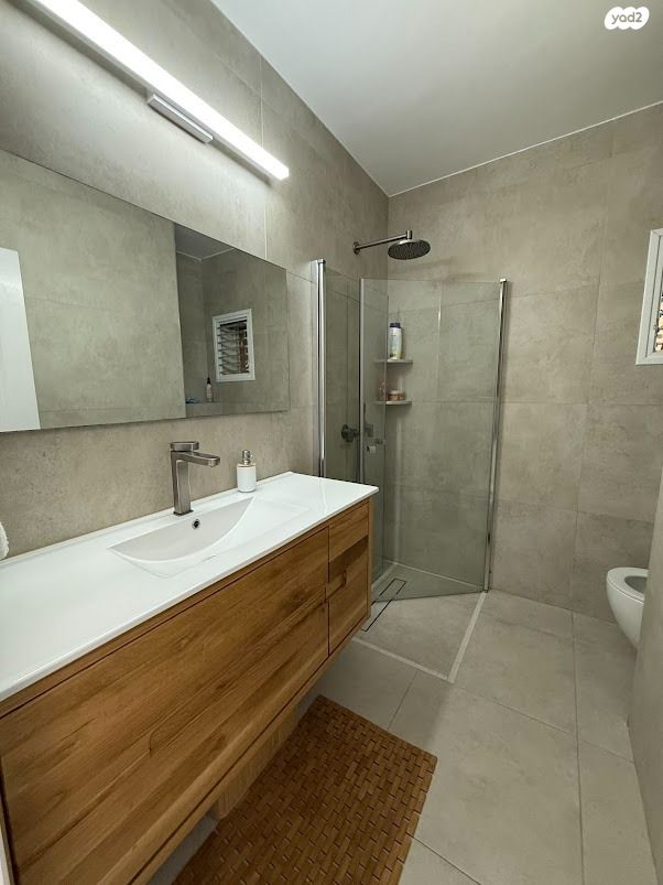 דירת גן, החרוב, רמת בגין, טירת כרמל