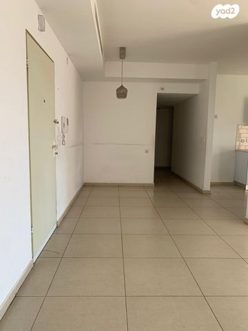 דירה, אשר אורנבך, נחלת יהודה, ראשון לציון