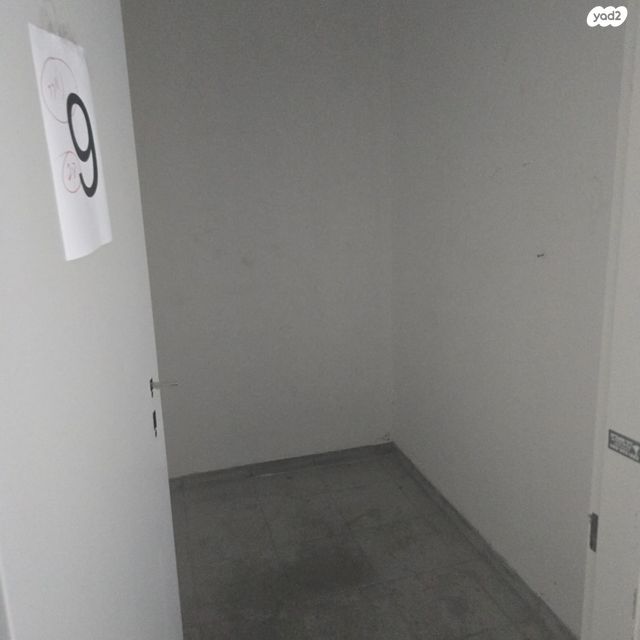 מחסן, קהילת צפת, נתניה