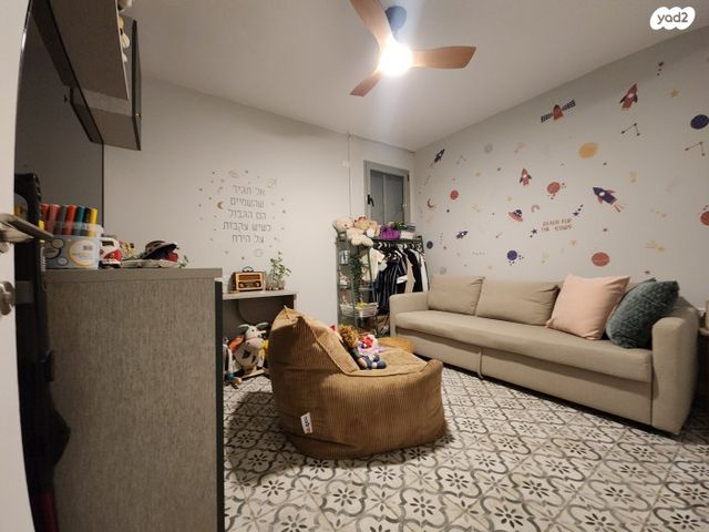 דירה, שושנים, אלקנה