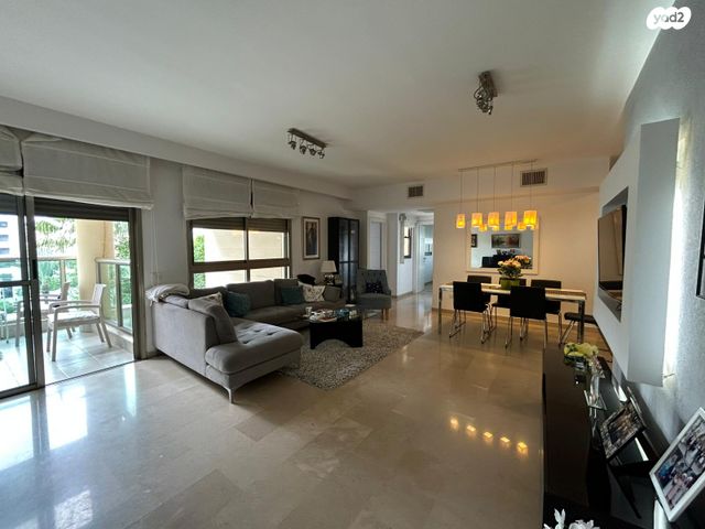 דירה, נתן אקסלרוד, הגוש הגדול, רמת אביב החדשה, נופי ים, תל אביב יפו