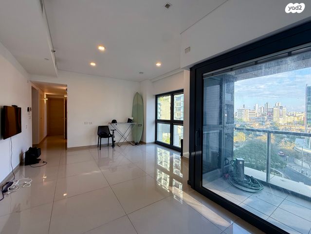 דירה, ניסים אלוני, צמרות איילון, פארק צמרת, תל אביב יפו