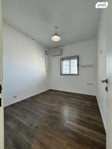 דירה, גרציאני יצחק 4, גני שרונה, קרית הממשלה, תל אביב יפו