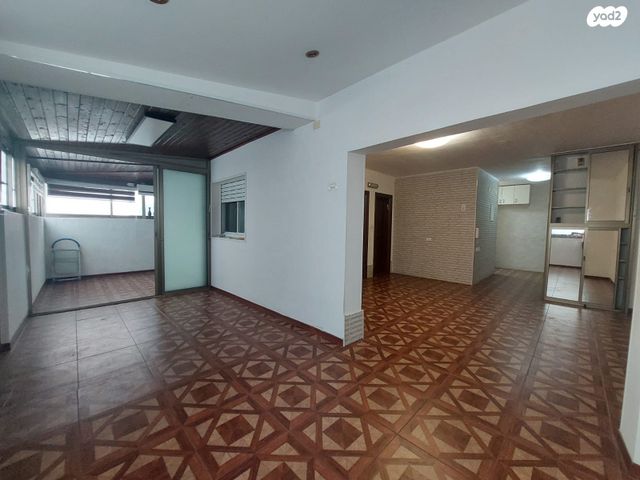 דירת גן, ניצנים, גני אביב, לוד