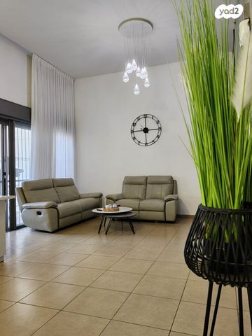 המגדל הלבן 4