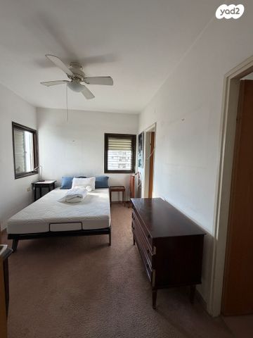 דירה, אורי צבי גרינברג 7, תל אביב יפו