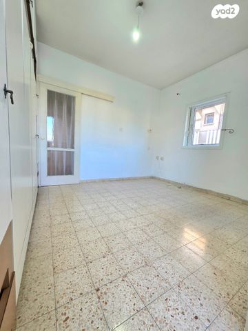 דירה, אריה שנקר, אגרובנק, חולון