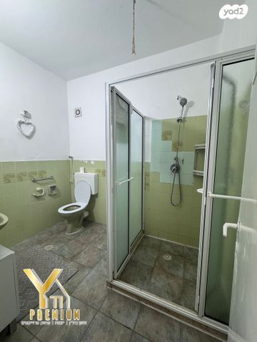 טריפלקס, שדרות וייצמן, ביאליק דרום, קרית ביאליק