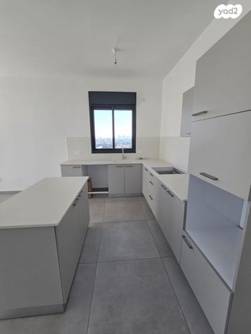 גג/ פנטהאוז, בר כוכבא, הרצליה