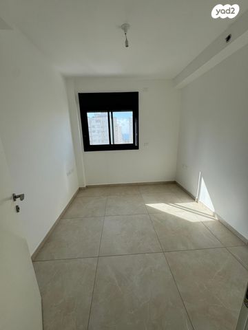 דירה, הרב הרצוג 6, צפון מערב מרכז העיר, נתניה