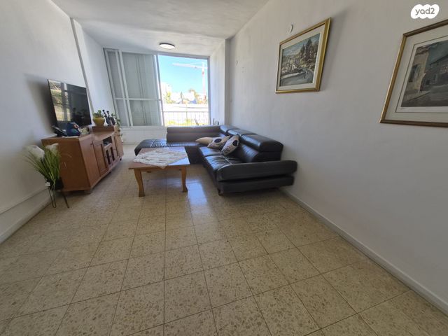 דירה, קלוזנר, לב העיר, בת ים