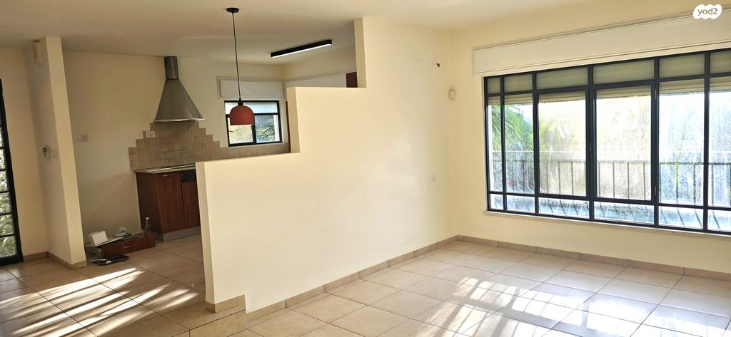 דירה, גבעת אלה