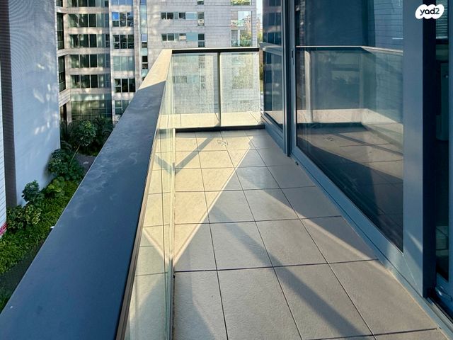 ניסים אלוני 