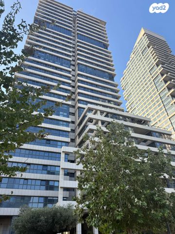 דירה, ניסים אלוני, צמרות איילון, פארק צמרת, תל אביב יפו