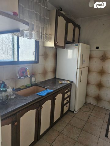 דירה, נפתלי אימבר, העיר התחתית, ואדי סאליב, חיפה