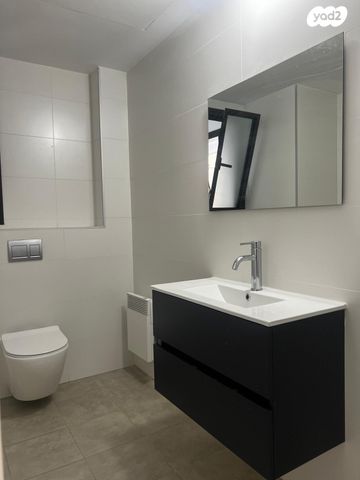 דירת גן, רותם, המגרסה, מבשרת ציון