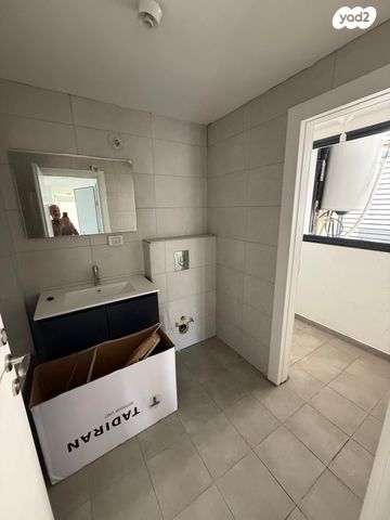 דירה, רעננה