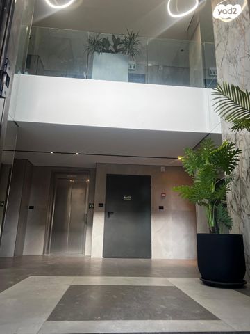 דירת גן, רותם, המגרסה, מבשרת ציון