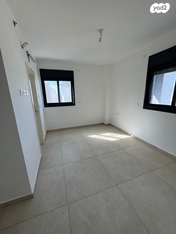 דירה, הרב הרצוג 6, צפון מערב מרכז העיר, נתניה