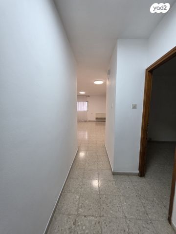 דירה, שמחה וילקומיץ', ב' / צפון מערב העיר, רחובות