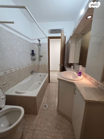 דירה, שמחה וילקומיץ', ב' / צפון מערב העיר, רחובות