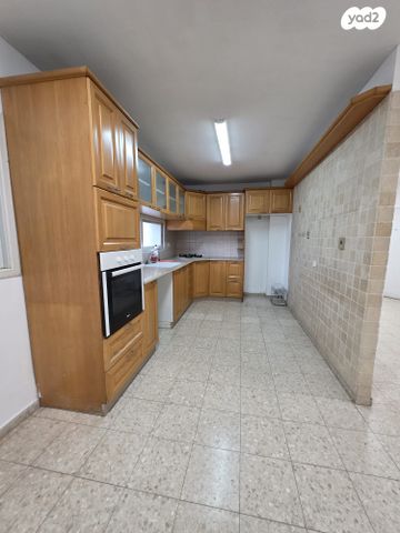 דירה, שמחה וילקומיץ', ב' / צפון מערב העיר, רחובות