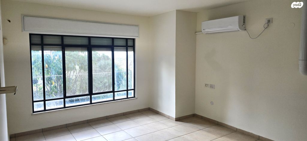 דירה, גבעת אלה