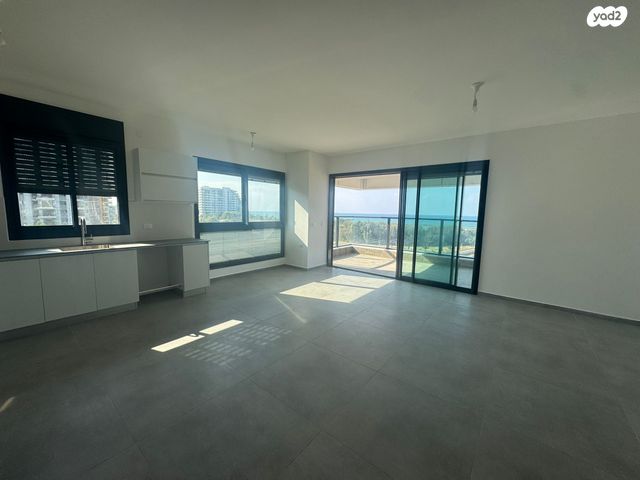 דירה, נעמי שמר, דרום חדש, פארק הים, בת ים