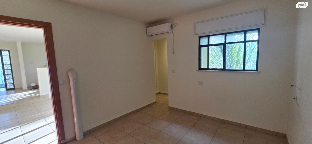 דירה, גבעת אלה