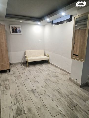 דירה, פרחי אביב, נחלת יצחק, תל אביב יפו