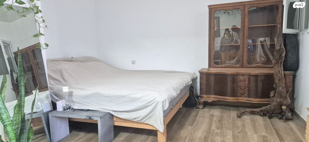 דירת גן, בית דגן