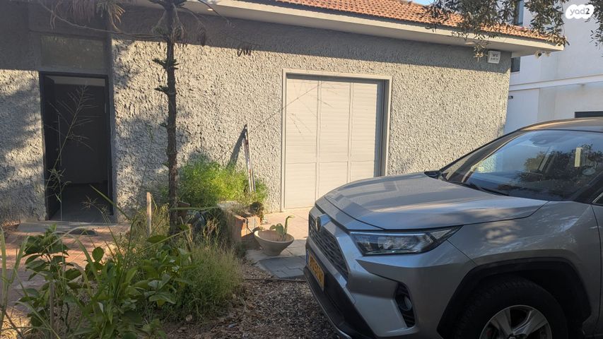 סטודיו, פרדס חנה כרכור