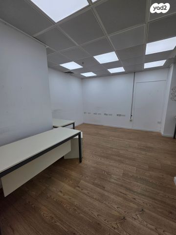 משרדים, משה לוי 11, ראשון לציון