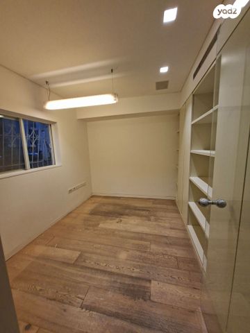 משרדים, מאנה, הצפון הישן - דרום, תל אביב יפו