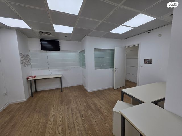 משרדים, משה לוי 11, ראשון לציון