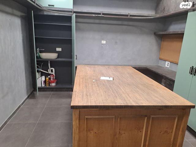 משרדים, אגריפס, מחנה יהודה - לב העיר, ירושלים