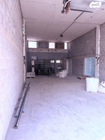 אזור תעשיה ב