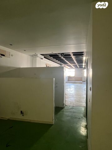 אולמות, פארן, אזור תעשיה, יבנה