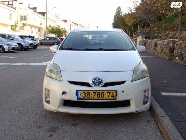 טויוטה פריוס