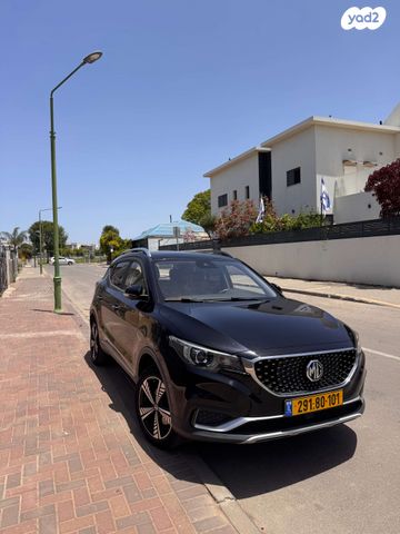 מודעת רכב אם ג'י ZS