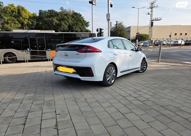 יונדאי איוניק