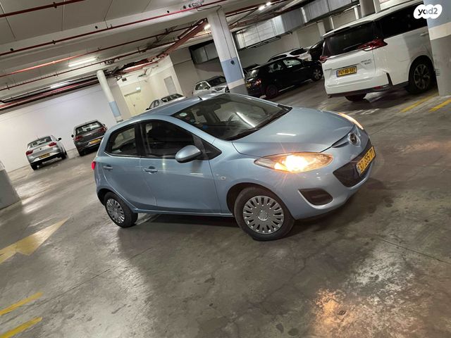 מודעת רכב מאזדה 2